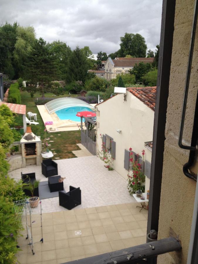 Studio Avec Piscine Privee Jardin Clos Et Wifi A Saint Jean D'Angely 外观 照片